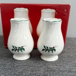 Nikko Japan White Christmas Holly Porcelain Salt & Pepper Shakers NEW Green Red